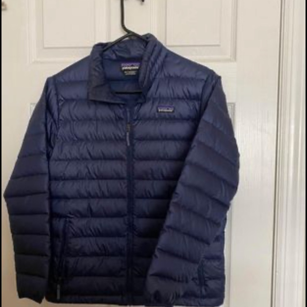 Size X-Large like new navy blue Patagonia Down Sweater Jacket